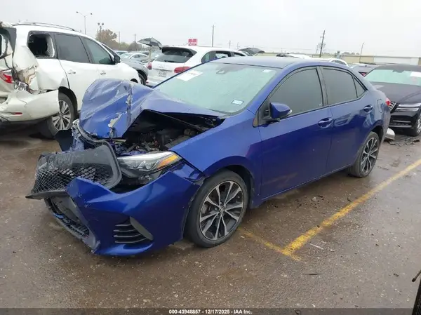 5YFBURHE1HP608497 2017 TOYOTA COROLLA - Image 2