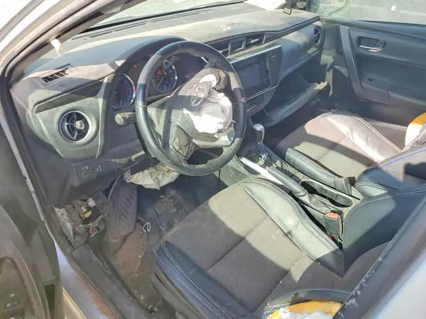 5YFBURHE1HP610377 2017 TOYOTA COROLLA - Image 8
