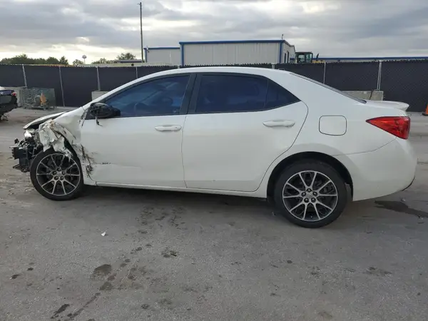 5YFBURHE1HP612016 2017 TOYOTA COROLLA - Image 2