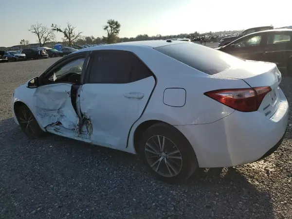 5YFBURHE1HP612761 2017 TOYOTA COROLLA - Image 2