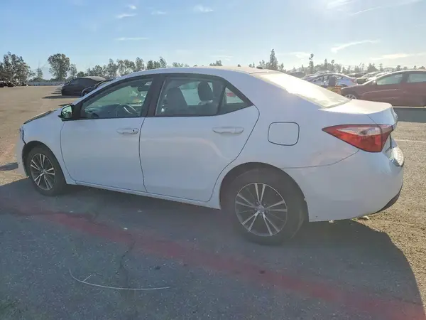 5YFBURHE1HP613327 2017 TOYOTA COROLLA - Image 2