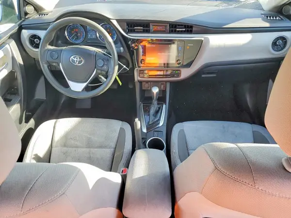 5YFBURHE1HP613327 2017 TOYOTA COROLLA - Image 8