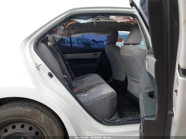 5YFBURHE1HP613361 2017 TOYOTA COROLLA - Image 8