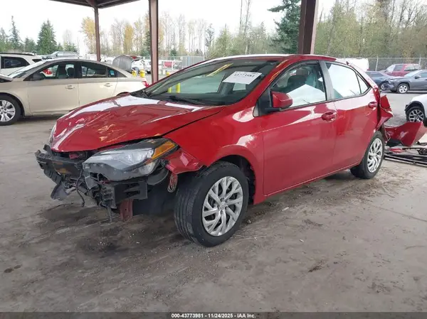 5YFBURHE1HP614638 2017 TOYOTA COROLLA - Image 2