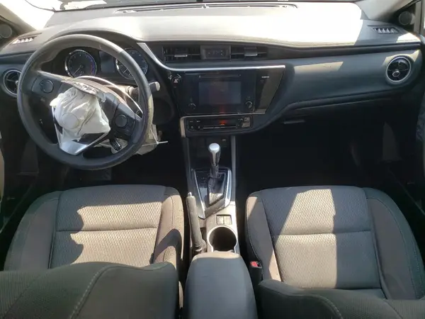 5YFBURHE1HP615353 2017 TOYOTA COROLLA - Image 8
