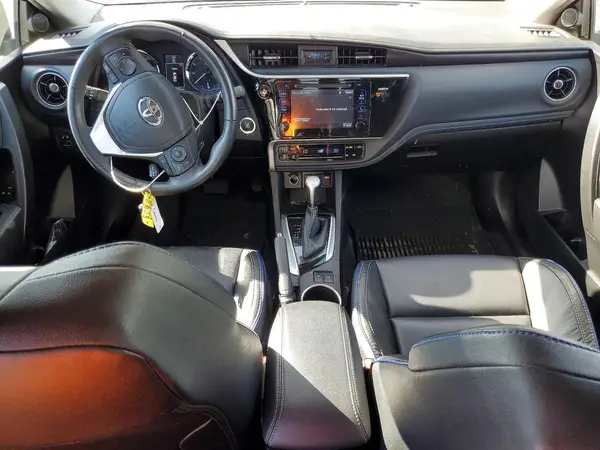 5YFBURHE1HP615935 2017 TOYOTA COROLLA - Image 8