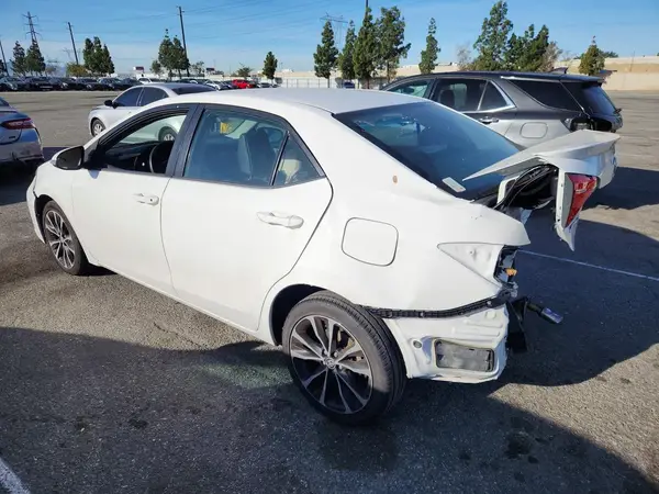 5YFBURHE1HP617622 2017 TOYOTA COROLLA - Image 2
