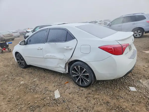 5YFBURHE1HP618155 2017 TOYOTA COROLLA - Image 2