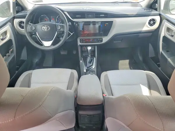 5YFBURHE1HP618673 2017 TOYOTA COROLLA - Image 8