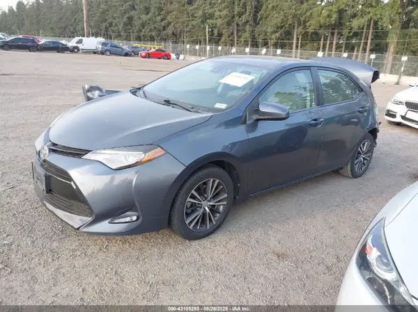 5YFBURHE1HP619516 2017 TOYOTA COROLLA - Image 2