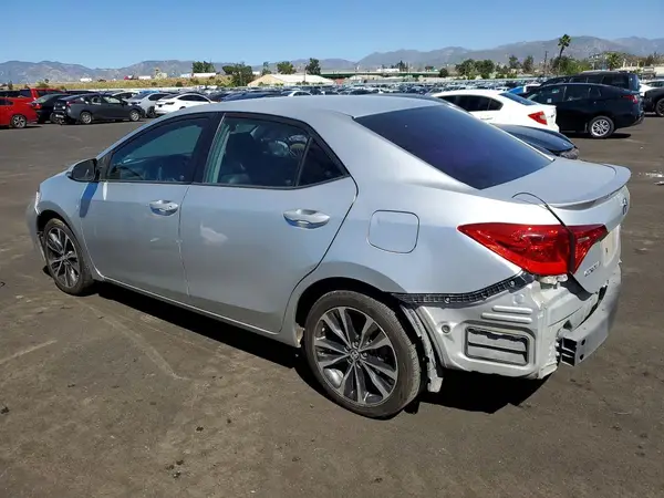 5YFBURHE1HP621704 2017 TOYOTA COROLLA - Image 2
