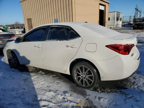 5YFBURHE1HP622688 2017 TOYOTA COROLLA - Image 2