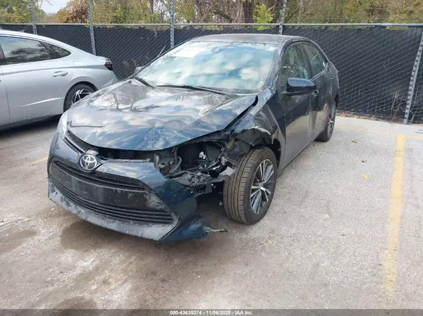 5YFBURHE1HP623842 2017 TOYOTA COROLLA - Image 2