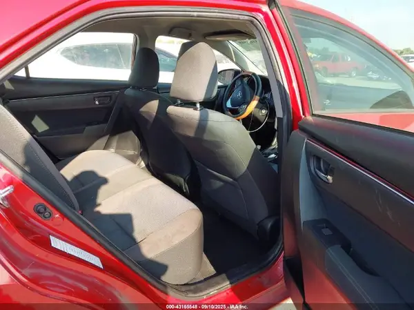 5YFBURHE1HP624067 2017 TOYOTA COROLLA - Image 8