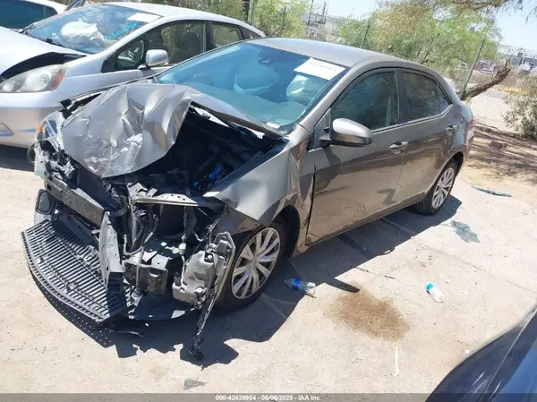 5YFBURHE1HP625235 2017 TOYOTA COROLLA - Image 2
