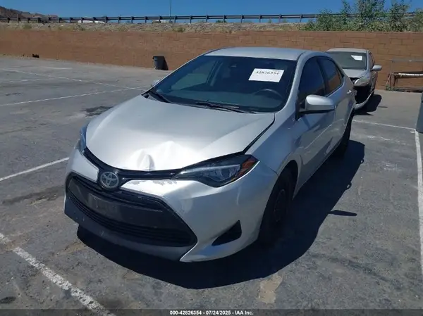 5YFBURHE1HP626417 2017 TOYOTA COROLLA - Image 2