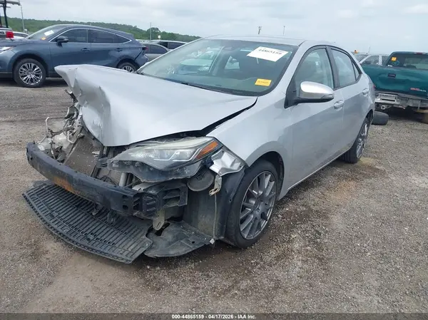 5YFBURHE1HP628474 2017 TOYOTA COROLLA - Image 2