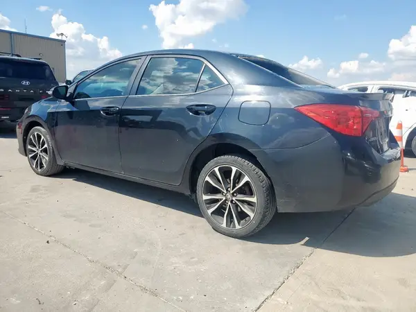 5YFBURHE1HP631052 2017 TOYOTA COROLLA - Image 2