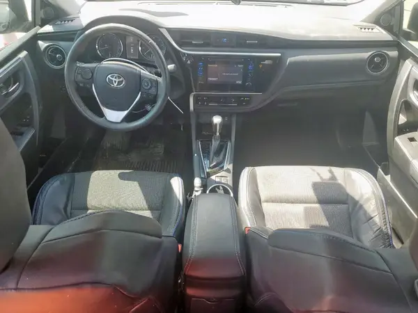 5YFBURHE1HP631052 2017 TOYOTA COROLLA - Image 8