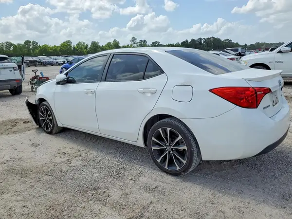 5YFBURHE1HP631598 2017 TOYOTA COROLLA - Image 2