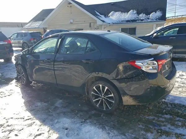 5YFBURHE1HP631813 2017 TOYOTA COROLLA - Image 2