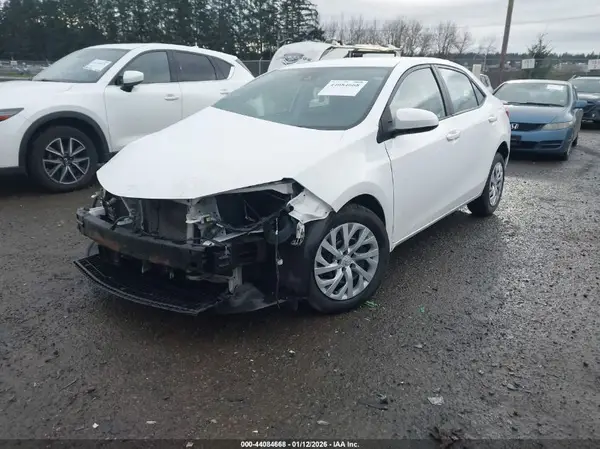 5YFBURHE1HP634467 2017 TOYOTA COROLLA - Image 2