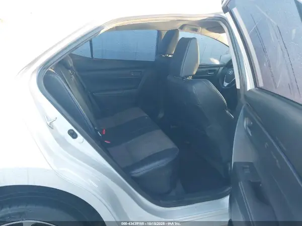 5YFBURHE1HP635697 2017 TOYOTA COROLLA - Image 8