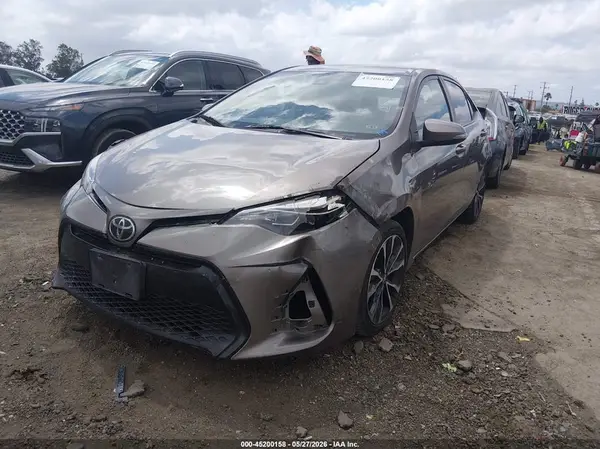 5YFBURHE1HP636123 2017 TOYOTA COROLLA - Image 2