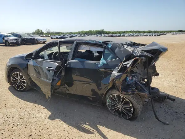 5YFBURHE1HP637062 2017 TOYOTA COROLLA - Image 2