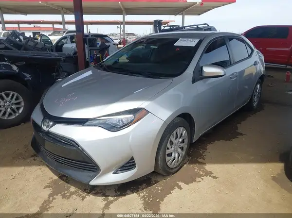 5YFBURHE1HP638955 2017 TOYOTA COROLLA - Image 2