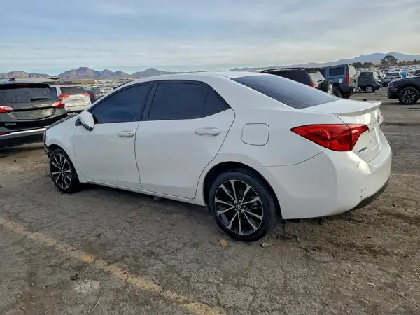 5YFBURHE1HP639457 2017 TOYOTA COROLLA - Image 2