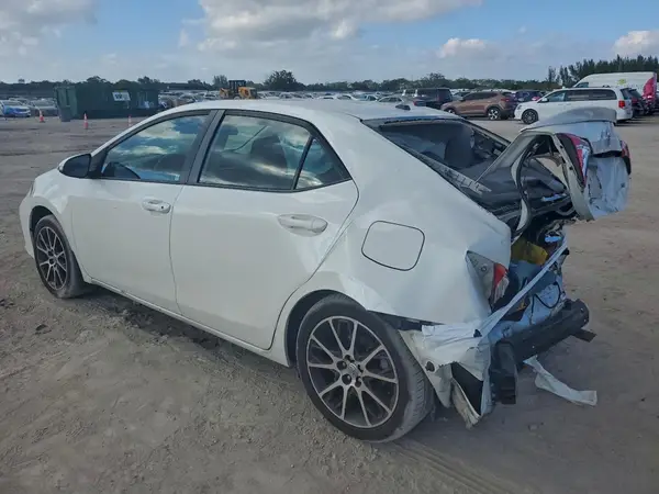 5YFBURHE1HP640799 2017 TOYOTA COROLLA - Image 2