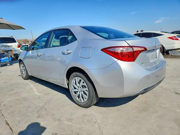 5YFBURHE1HP641581 2017 TOYOTA COROLLA - Image 2