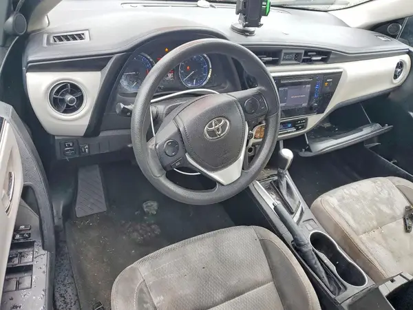5YFBURHE1HP641645 2017 TOYOTA COROLLA - Image 8