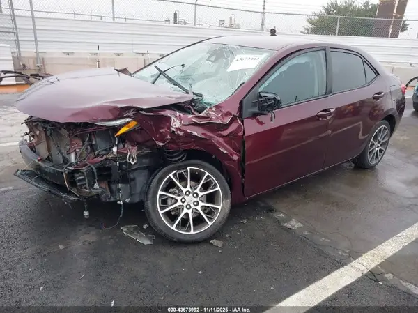 5YFBURHE1HP643864 2017 TOYOTA COROLLA - Image 2
