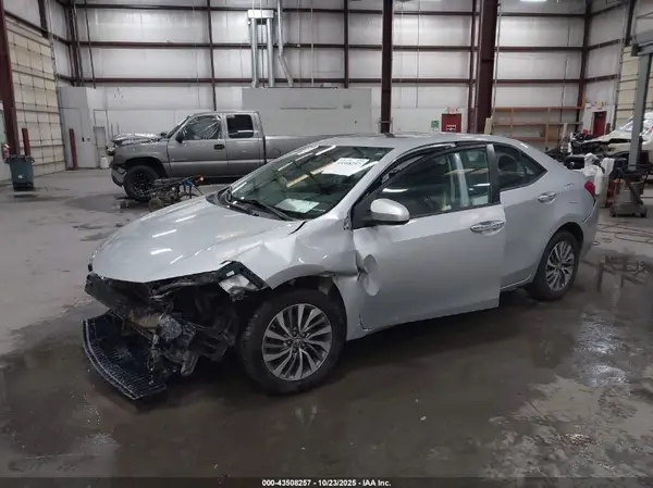 5YFBURHE1HP646277 2017 TOYOTA COROLLA - Image 2