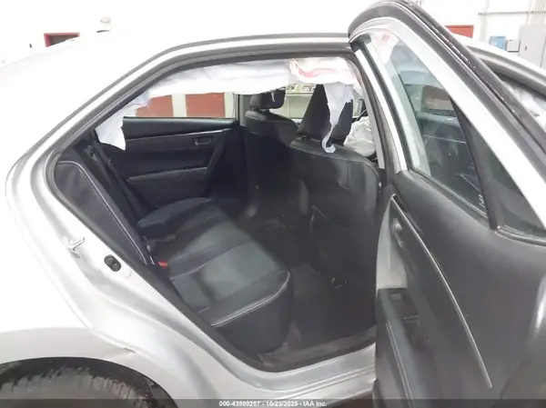 5YFBURHE1HP646277 2017 TOYOTA COROLLA - Image 8