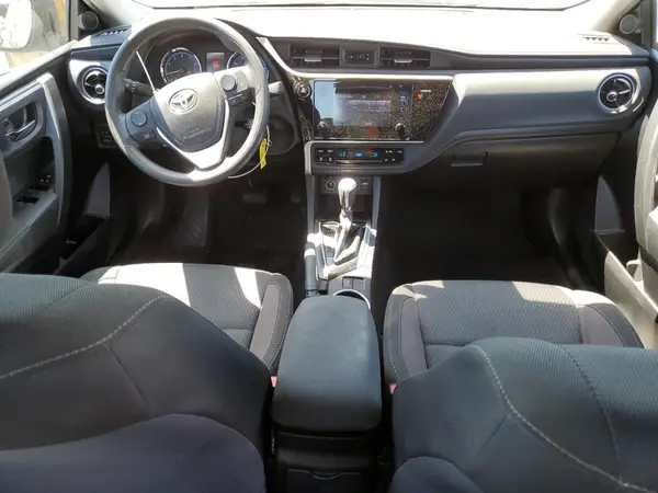 5YFBURHE1HP646358 2017 TOYOTA COROLLA - Image 8
