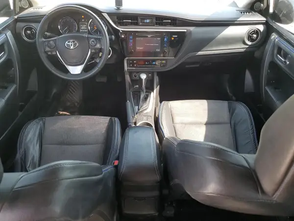 5YFBURHE1HP646439 2017 TOYOTA COROLLA - Image 8
