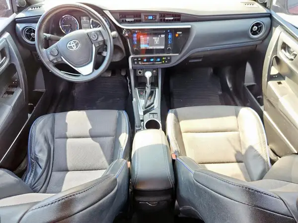 5YFBURHE1HP646859 2017 TOYOTA COROLLA - Image 8