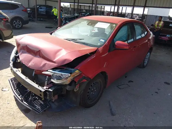 5YFBURHE1HP647302 2017 TOYOTA COROLLA - Image 2