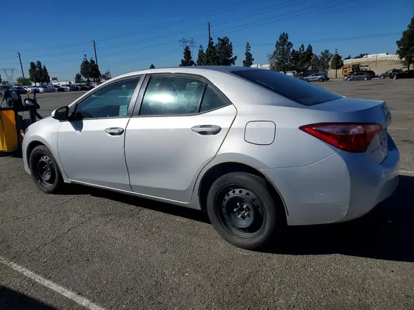 5YFBURHE1HP648563 2017 TOYOTA COROLLA - Image 2