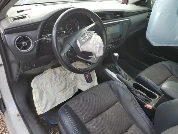 5YFBURHE1HP648868 2017 TOYOTA COROLLA - Image 8