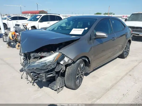 5YFBURHE1HP650443 2017 TOYOTA COROLLA - Image 2