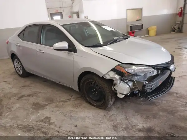 5YFBURHE1HP650457 2017 TOYOTA COROLLA - Image 1