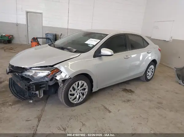 5YFBURHE1HP650457 2017 TOYOTA COROLLA - Image 2
