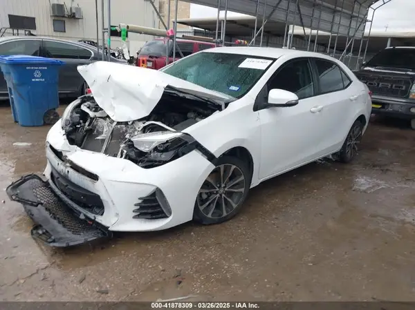 5YFBURHE1HP653214 2017 TOYOTA COROLLA - Image 2