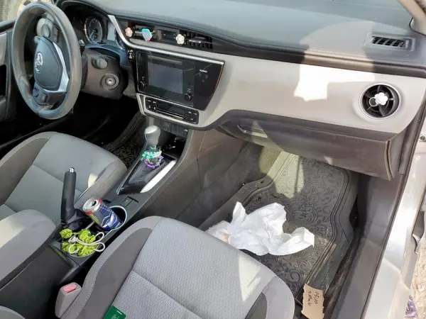 5YFBURHE1HP653374 2017 TOYOTA COROLLA - Image 8