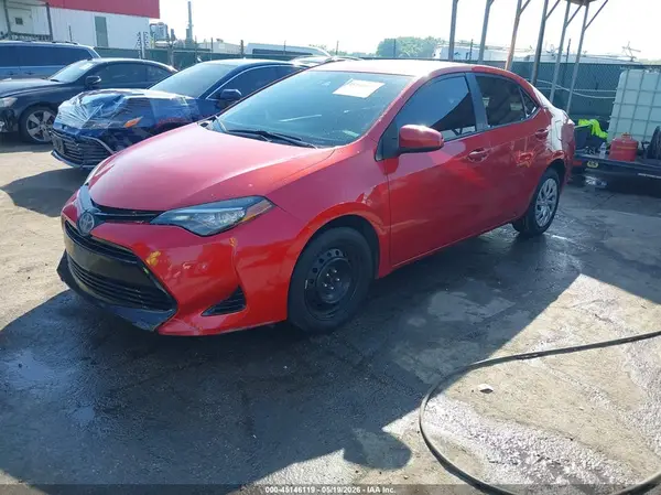 5YFBURHE1HP654654 2017 TOYOTA COROLLA - Image 2
