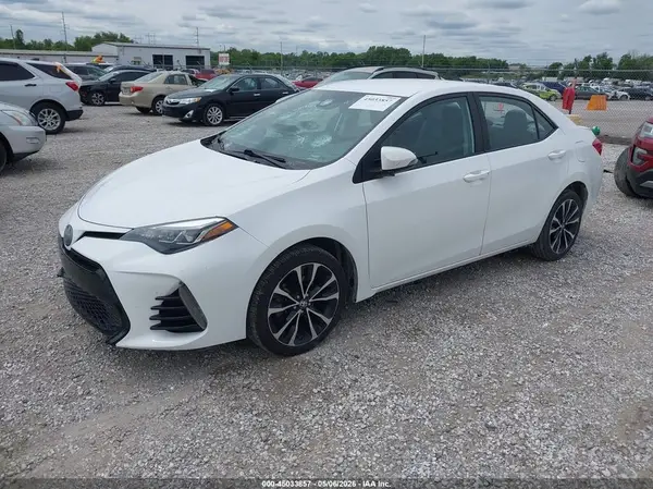 5YFBURHE1HP654959 2017 TOYOTA COROLLA - Image 2